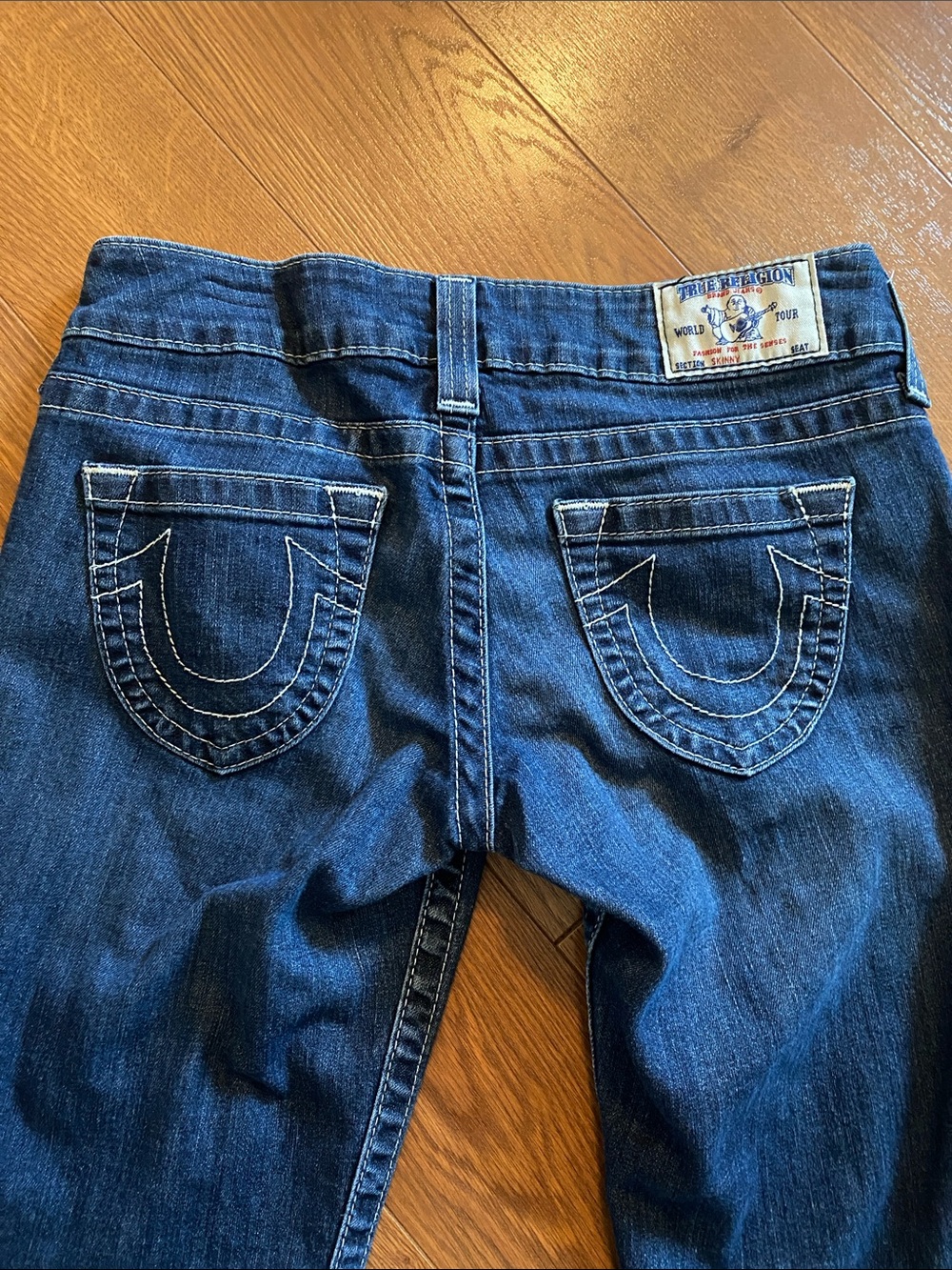 TRUE RELIGION Dark Blue Women’s Skinny Jeans with Contoured Back Pockets Size 27